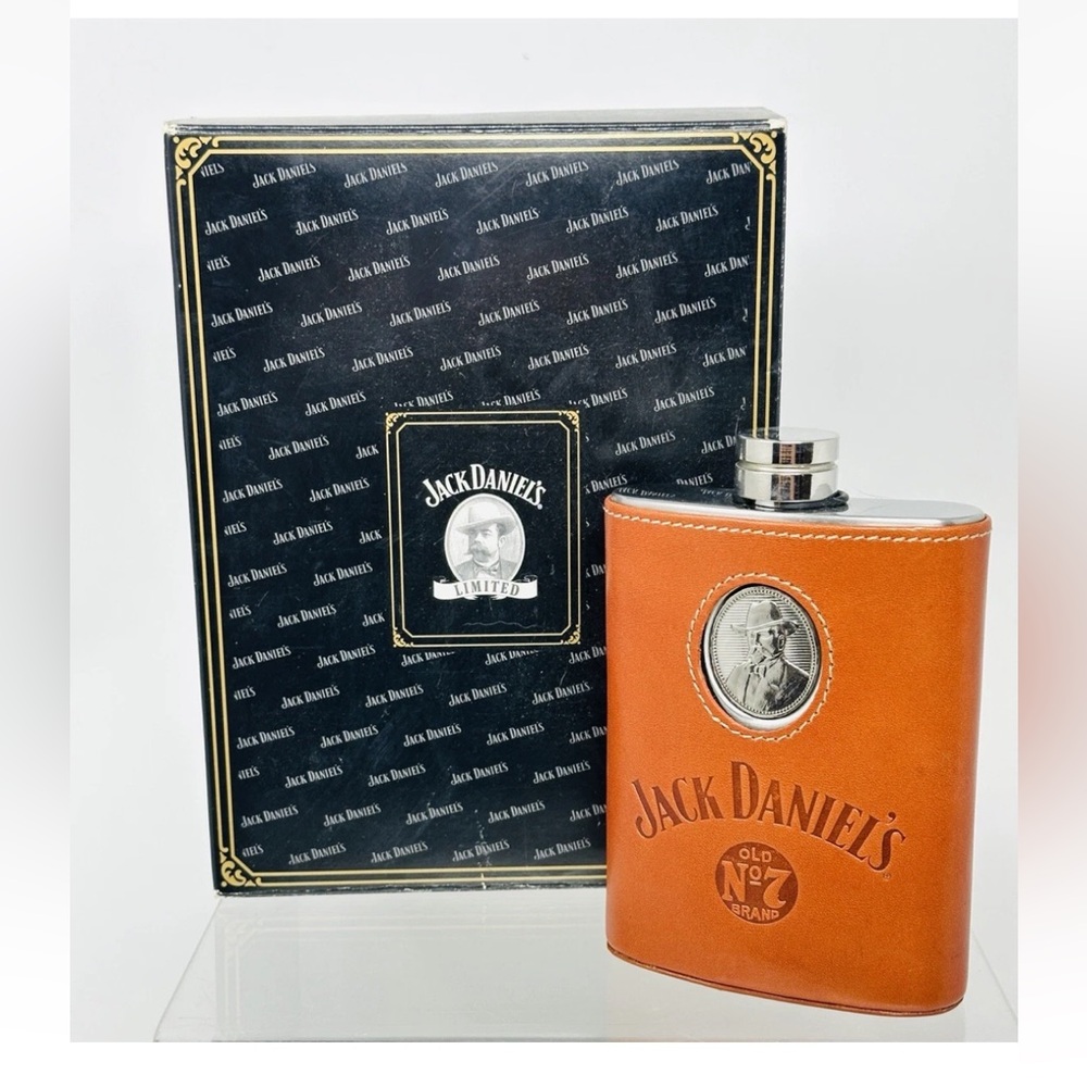 NEW IN BOX Vintage Jack Daniel’s Learherbound Whiskey Flask
